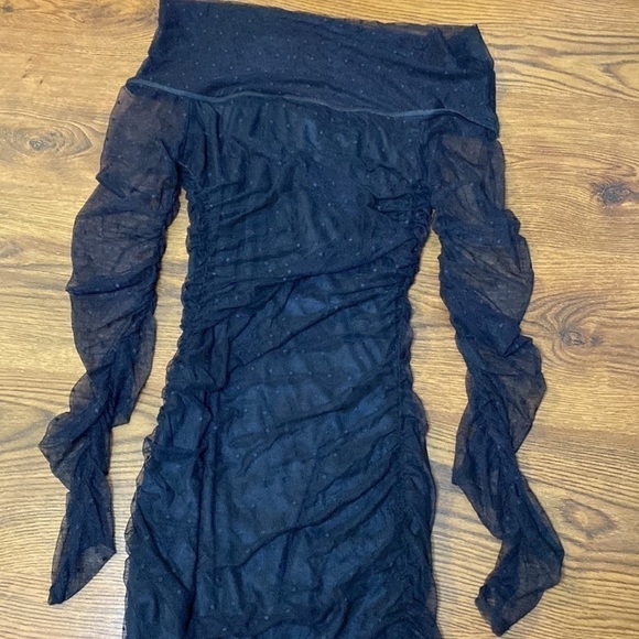 🌷 Boohoo🌷 Black Long Sheer Lace Sleeve Overlay Off Shoulder  Dress - Picture 6 of 10